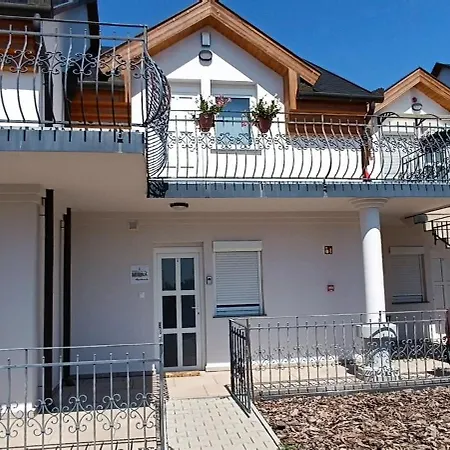 Mirina Apartmanok Vonyarcvashegy Exterior photo